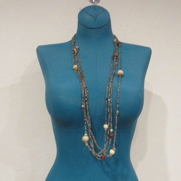 None Jewelry - Beaded Necklace EUC